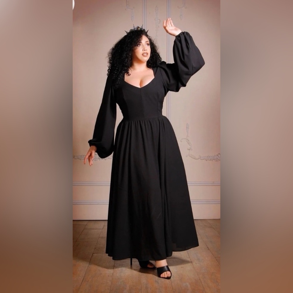 Pinup Couture PUG Lucrezia Renaissance Maxi Gown in Black Stretch Crepe L NWOT - Picture 2 of 8